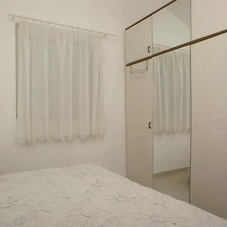 Vela Farska 2897b Murvica (Brac)